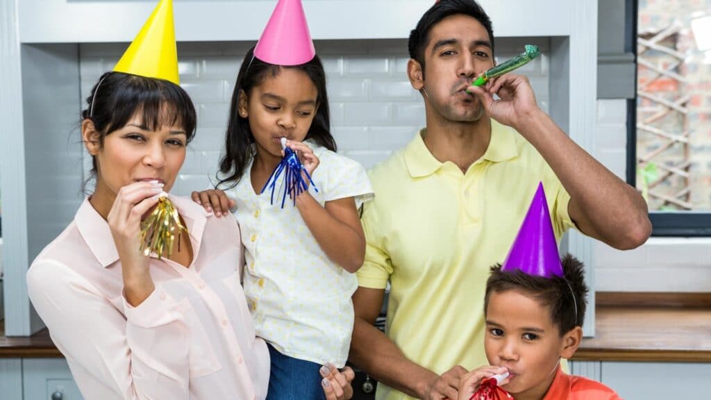 5 atividades em família para desfrutar com jogos da Bíblia 22 Heroes: Festa de família