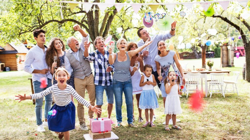 5 atividades em família para desfrutar com jogos da Bíblia 23 Heroes: Reunião de familia