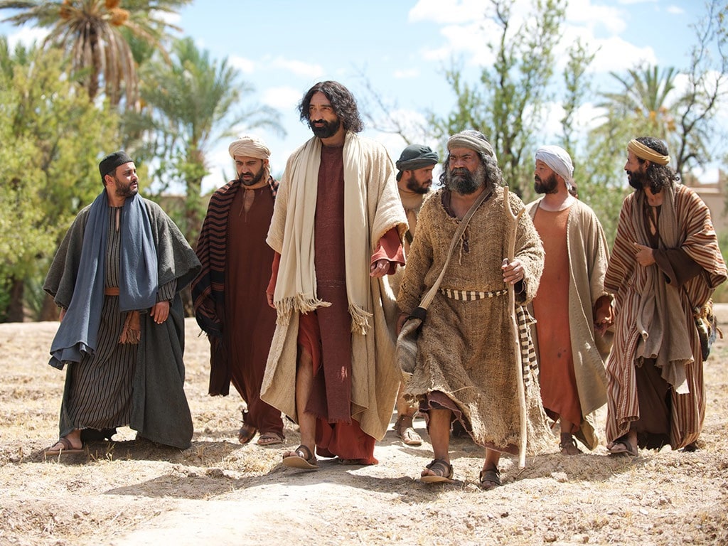 Heroes: Jesus caminhando com seus discípulos