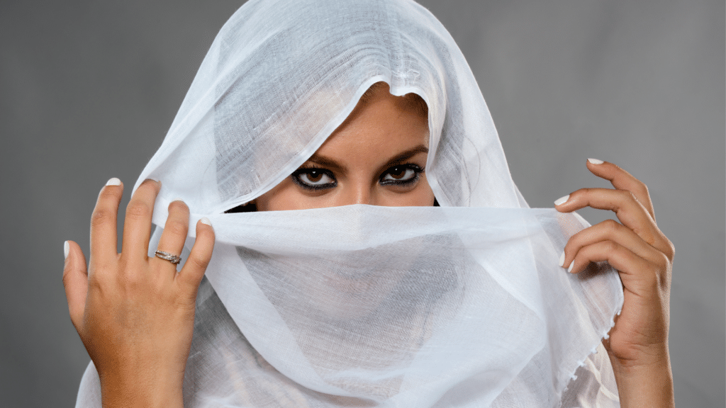 Heroes: Woman wearing veil (2)