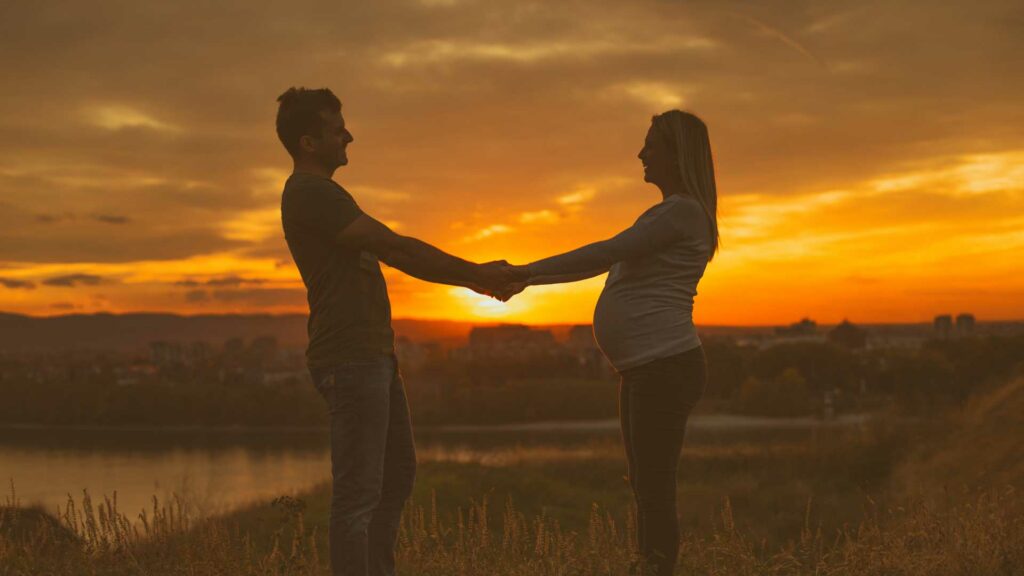 7 Things to Learn From the Strongest Man in the Bible 19 Heroes: Couple holding hands