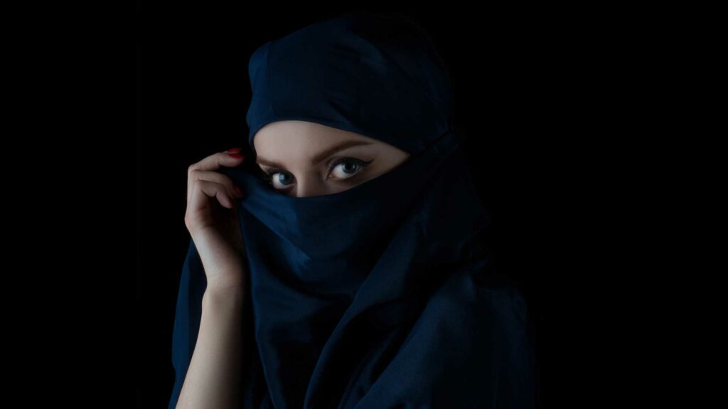 7 Things to Learn From the Strongest Man in the Bible 21 Heroes: Woman wearing veil