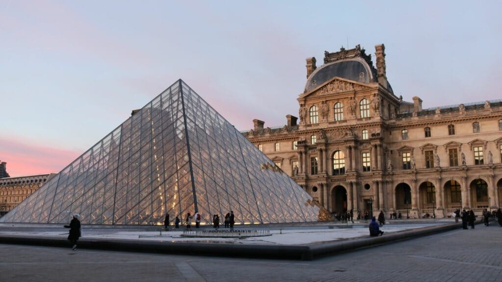 10 Creative Ways to Tell the Story of Esther to Kids 25 Heroes: Louvre Museum