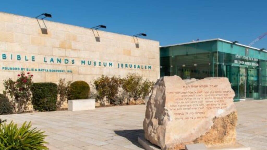 10 Creative Ways to Tell the Story of Esther to Kids 24 Heroes: Biblical Lands Museum