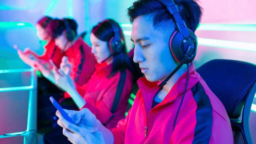 17 Pakinabang ng Pag-aaral ng Bibliya sa Pamamagitan ng Laro 24 Heroes: Mga kontesero ng isang online game