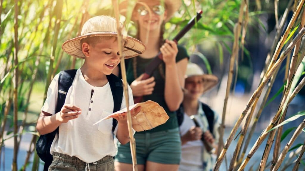10 Creative Ways to Tell the Story of Esther to Kids 20 Heroes: Children treasure hunting