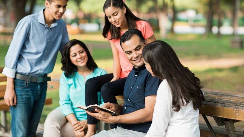 3 Qualities That Determine Why Bible Heroes Are Called Such 21 Heroes: Family talking