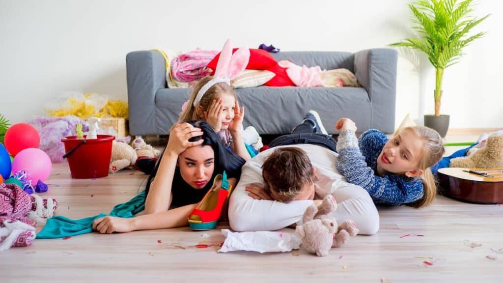 Quanto tempo de tela é demais para seus filhos? Curadoria 42 Heroes: Crianças e adolescentes se sentem cansados de brincar